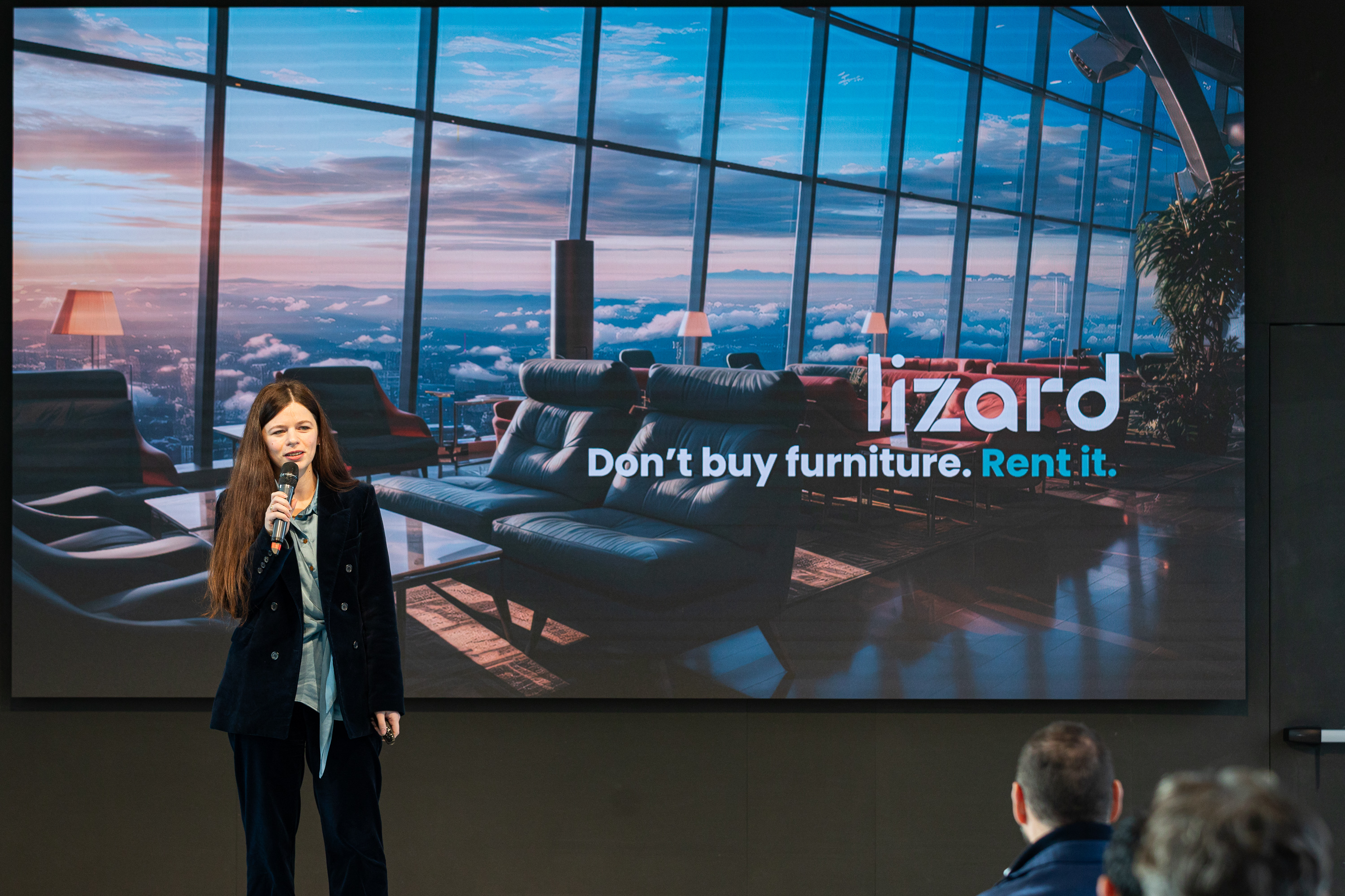 Presentazione di Lizard. Dont't buy furniture, rent it. 