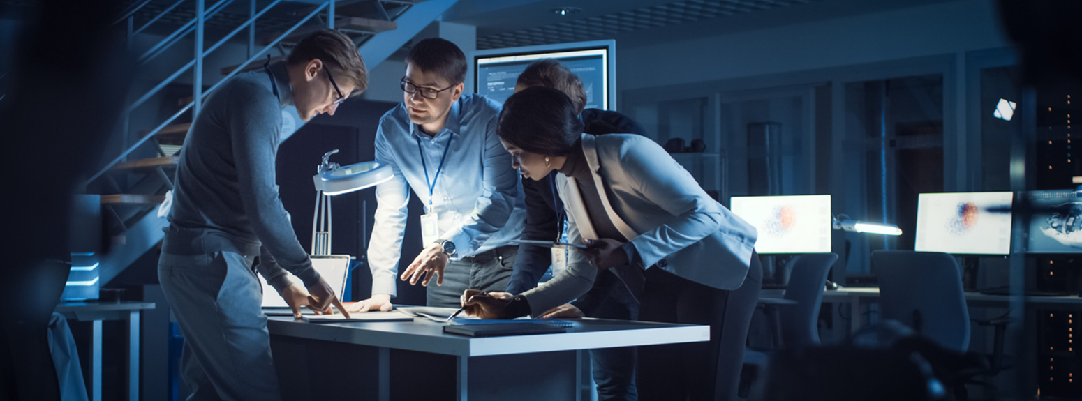 startupper che lavorano in ufficio