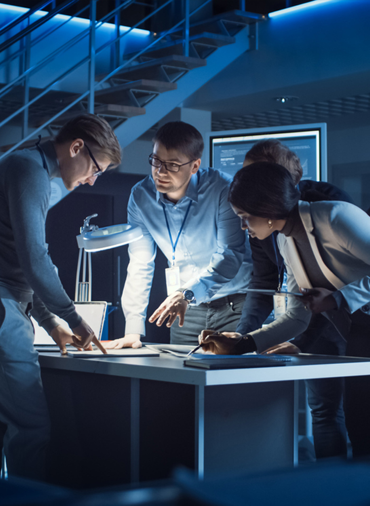 startupper che lavorano in ufficio