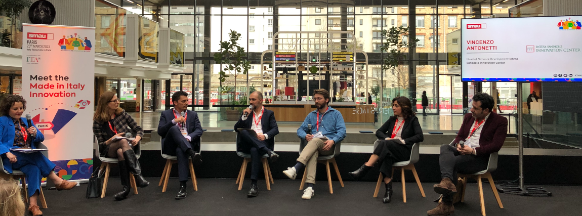 Vincenzo Antonetti di Intesa Sanapolo Innovation Center partecipa a un panel di discussione a Smau Parigi 2023