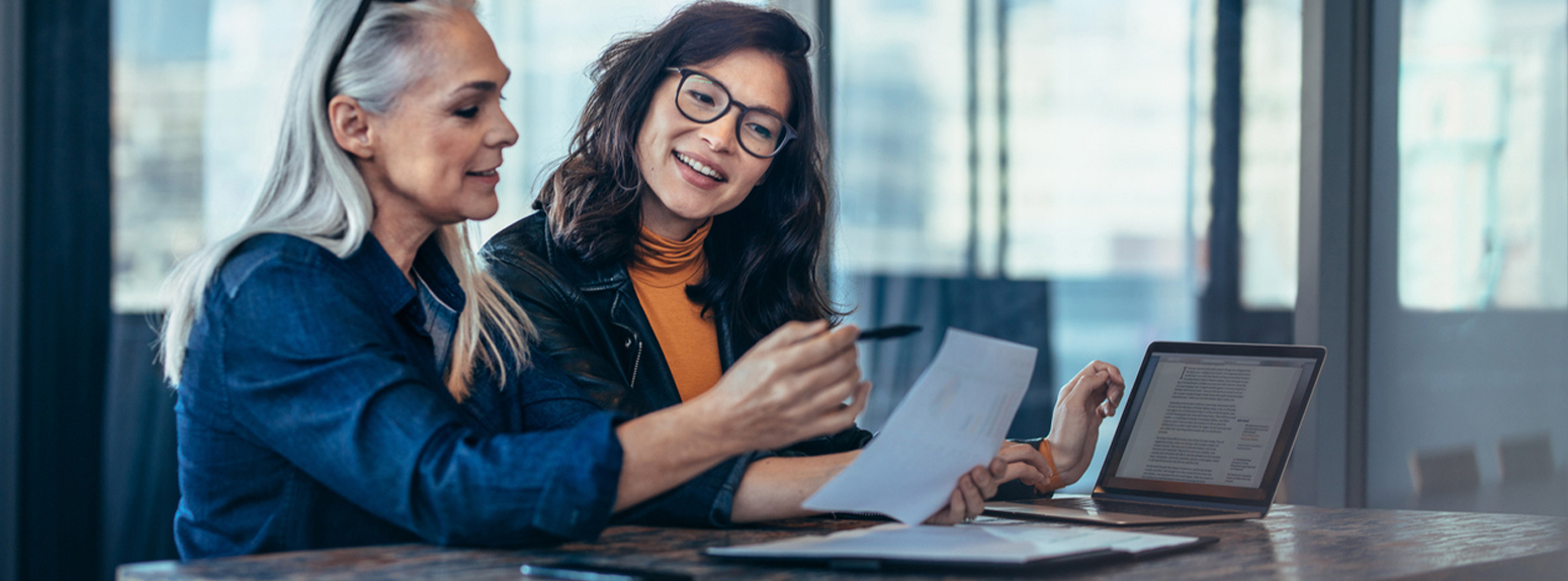 donne al lavoro in ufficio