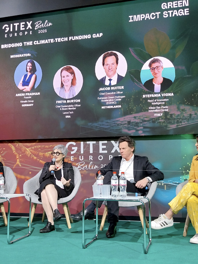 incontro gitex berlino 2025 - stefania vigna nel panel